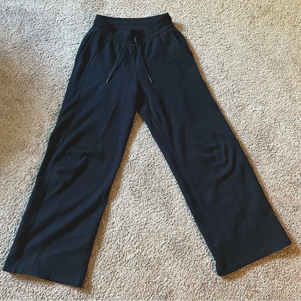 Lululemon Scuba Mid Rise Wide Pants - Picture 2 of 9